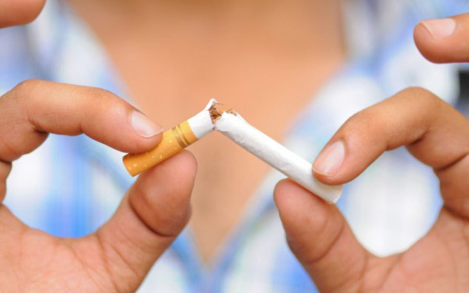 Efeito ferrugem: tabagismo promove oxidação da pele e envelhecimento acentuado